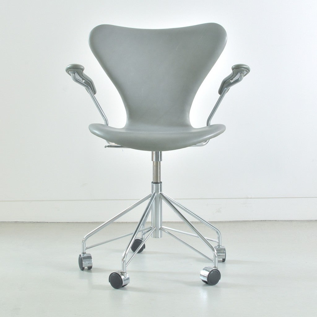 店頭在庫品】FRITZ HANSEN（フリッツハンセン）/SERIES 7（セブン